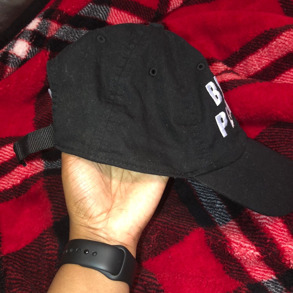 Victoria Secret 🧢 - Picture 2 of 4